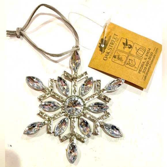OAK STREET wholesale crystal hanging snow flake  size 4.30" x .4" x 3.90" NWT - Picture 3 of 5